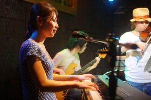 238763_1187105906_235large