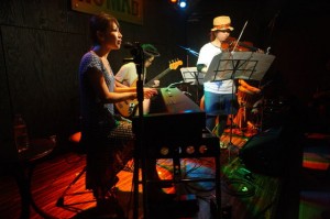 238763_1187105907_32large